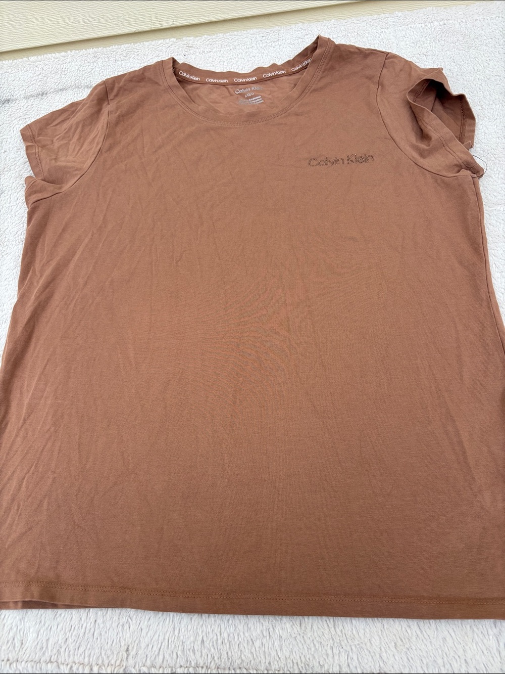 Calvin Klein Men’s Chest Logo Short Sleeve Tee in Rust Brown